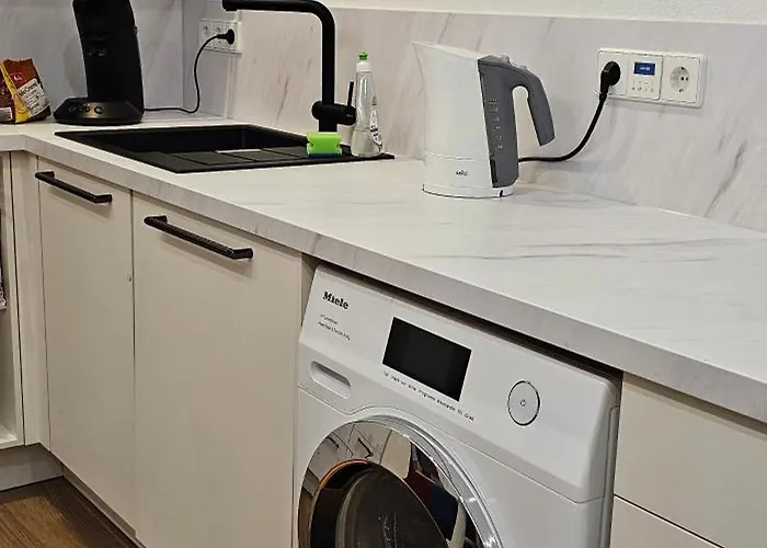 The Modern Cave - Comfyhome Apartman