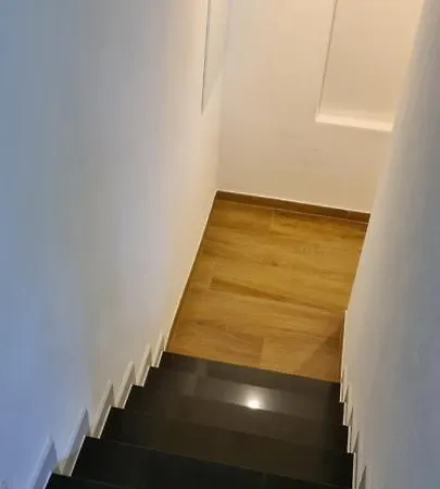 The Modern Cave - Comfyhome שטוטגרט